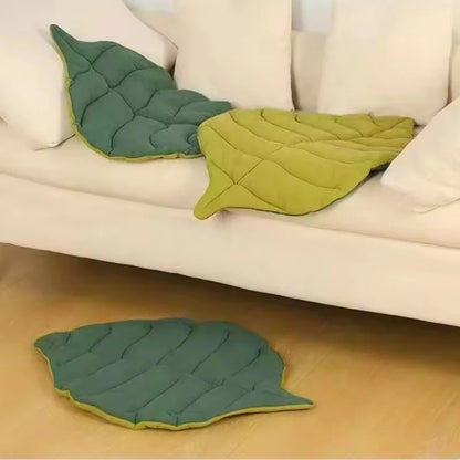 Leaf-Shaped Pet Bed Mat™ – Washable Cotton