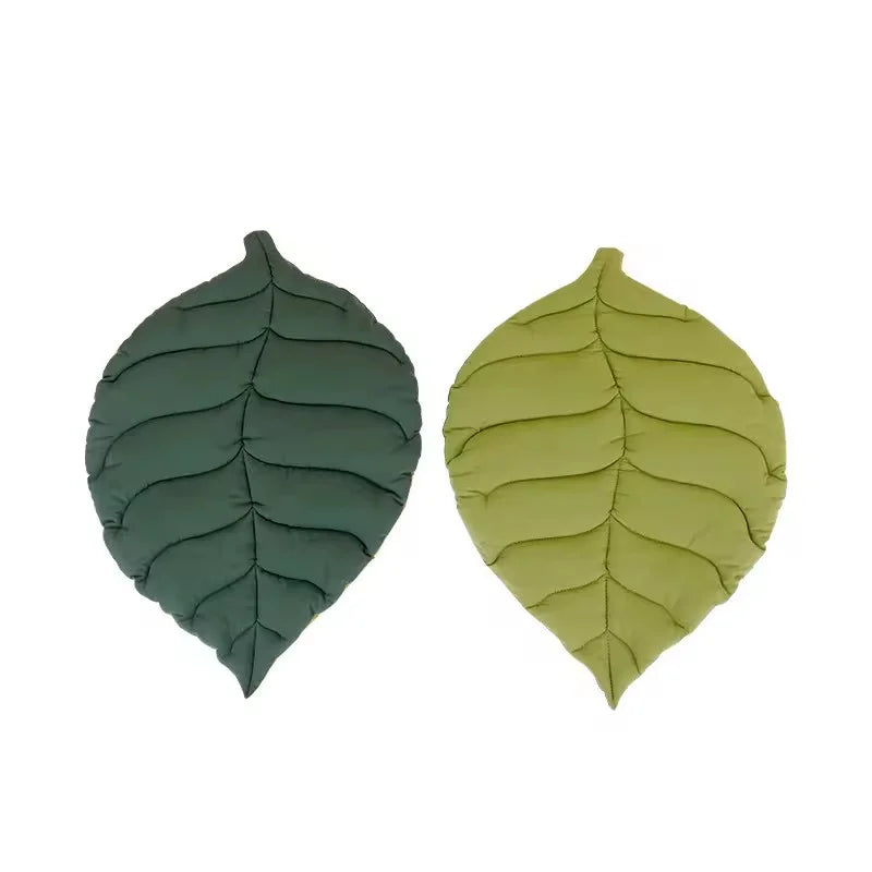 Leaf-Shaped Pet Bed Mat™ – Washable Cotton